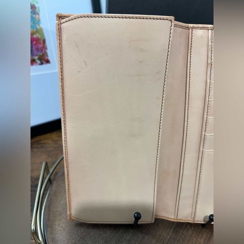 Gucci Floral Beige and Tan Wallet - Picture 7 of 9